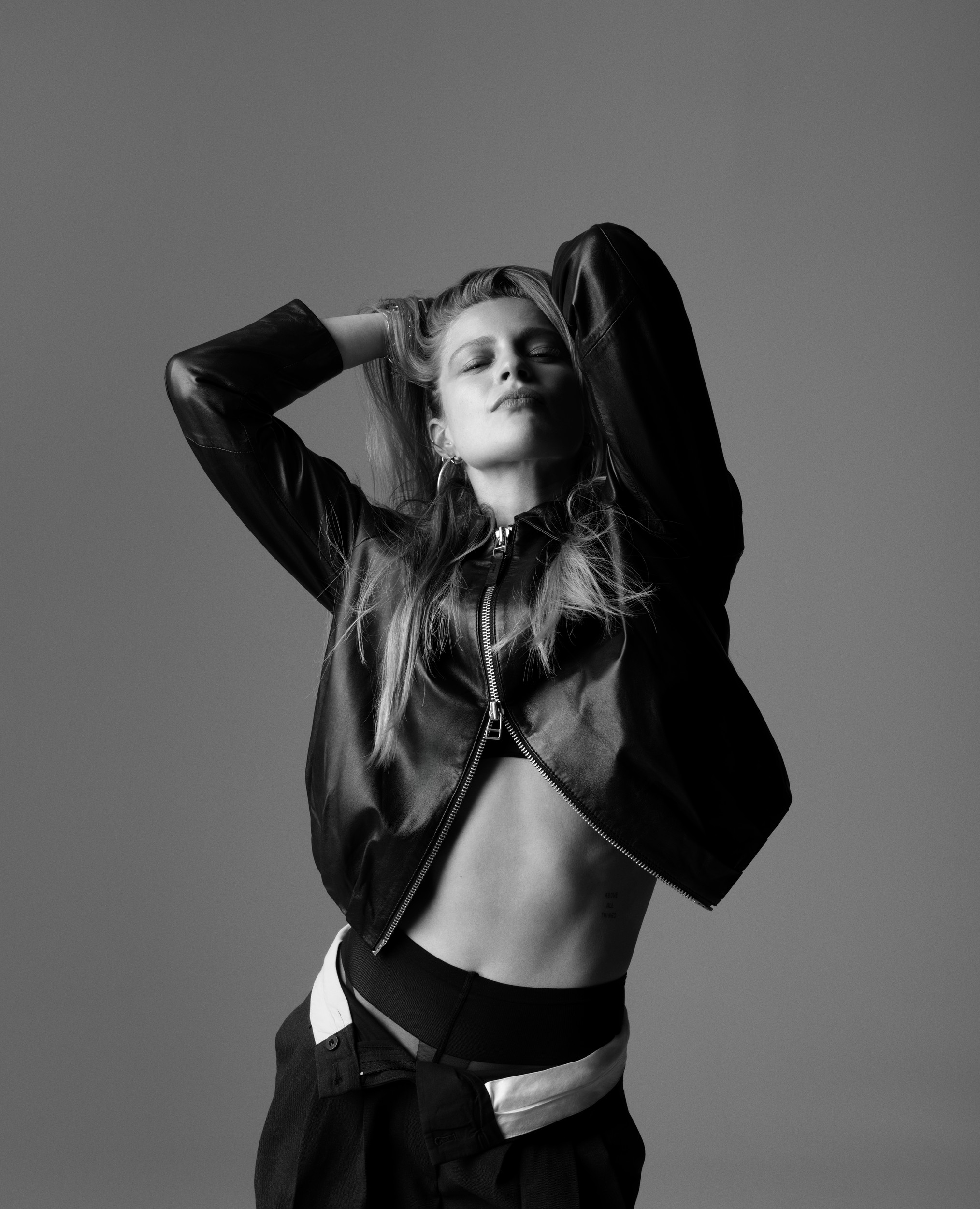 kathrin-hohberg-blauer-aw26-bryan-adams-jochen-pahs-10