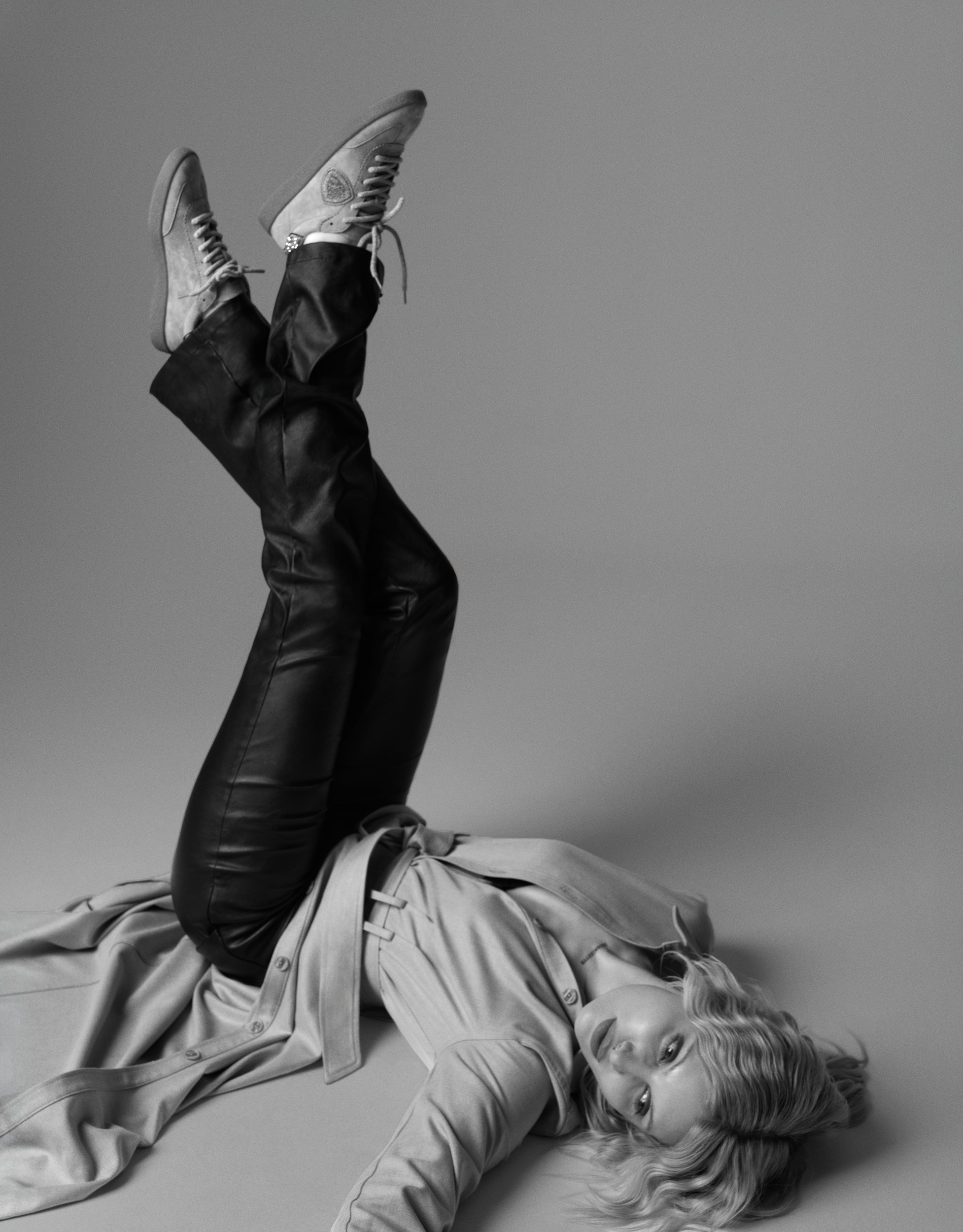 kathrin-hohberg-blauer-aw26-bryan-adams-jochen-pahs-13