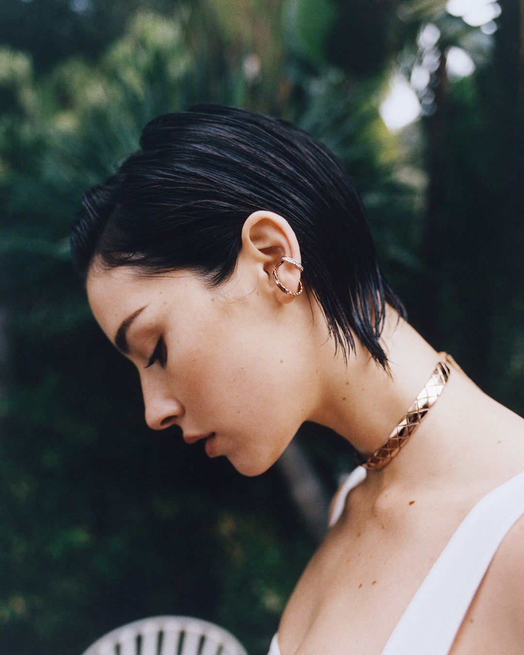 kathrin-hohberg-gracie-abrams-chanel-coco-crush-campaign-victor-bastidas-05