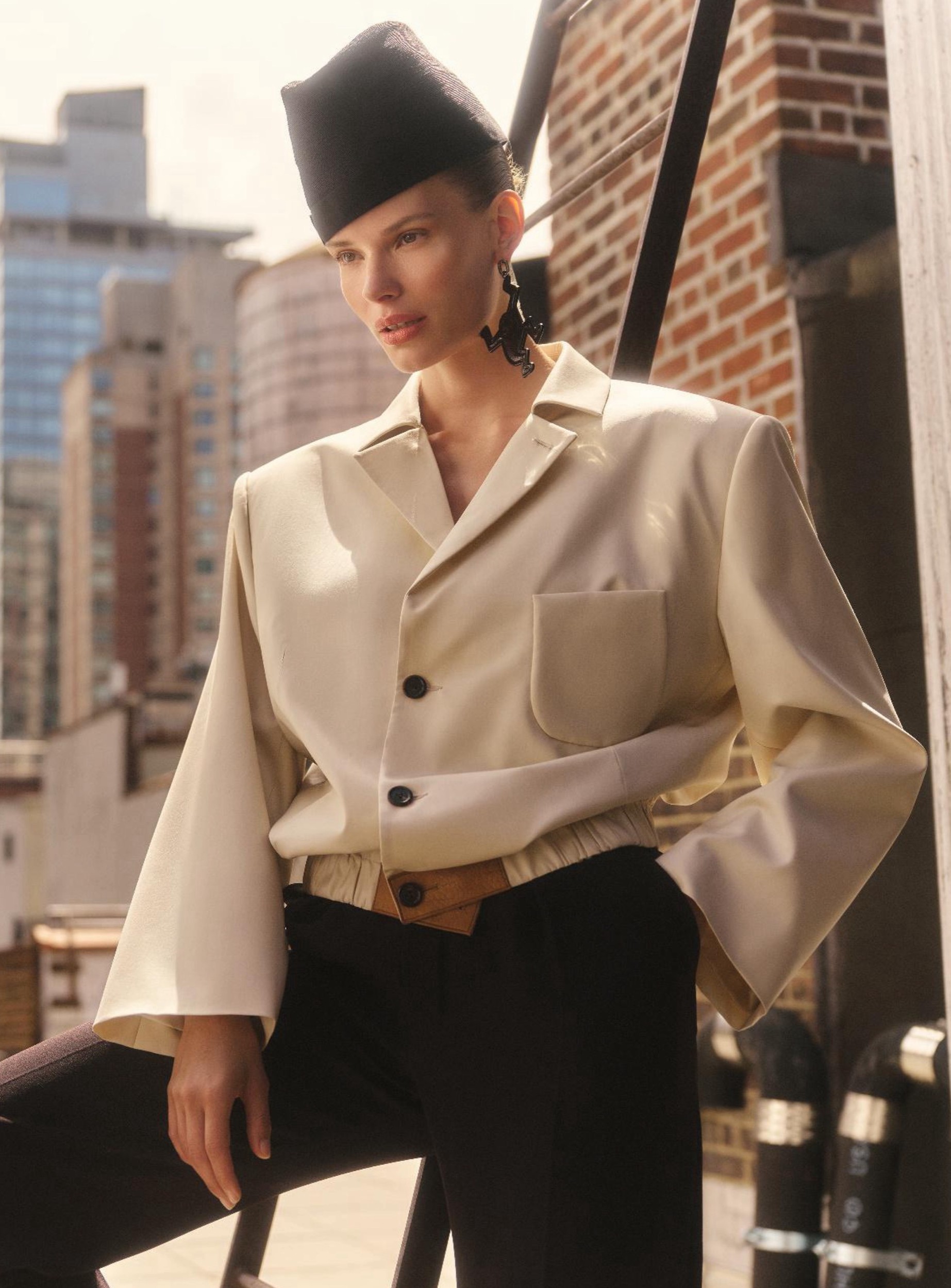 kathrin-hohberg-sky-high-with-model-alena-blohm-bryce-thompson-elle-germany-issue-october-2026-05